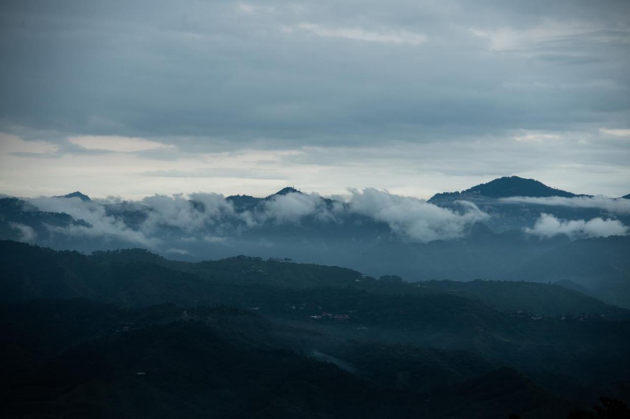 Amaya Kasauli Bagian luar foto