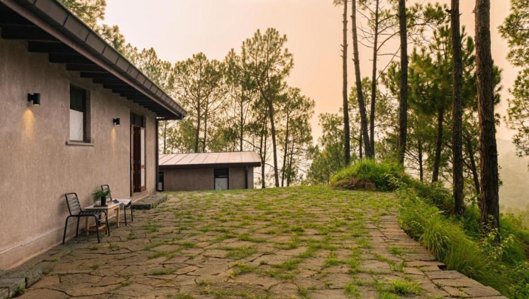 Amaya Kasauli Bagian luar foto
